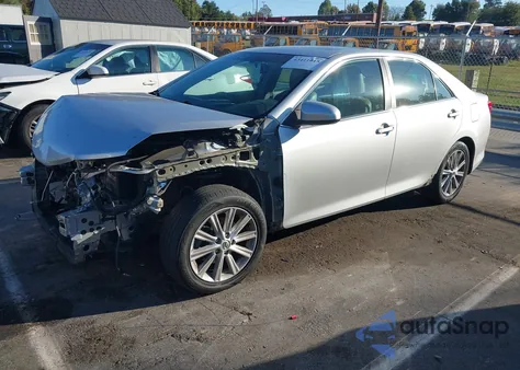 2014 Toyota Camry Xle z USA, uszkodzony, nr VIN 4T1BF1FK4EU739079